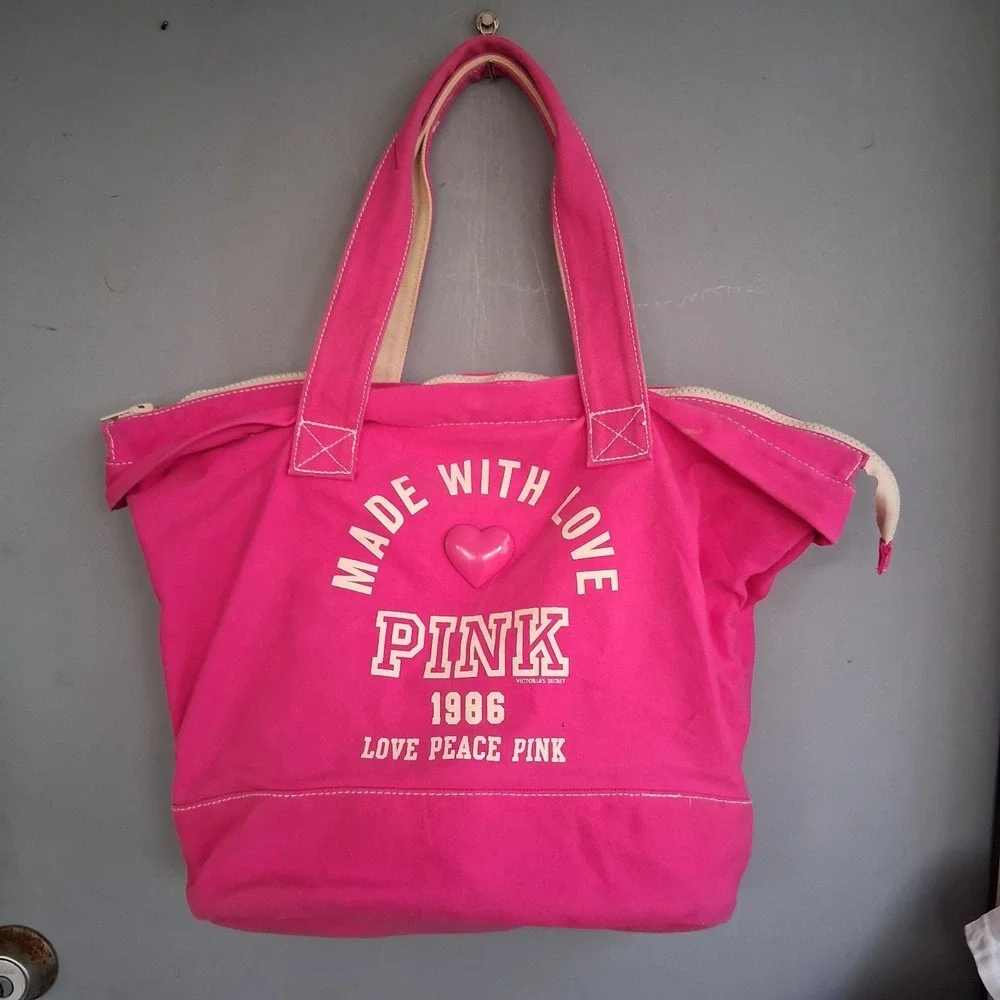 PINK Victoria's Secret Bag RARE HTF Vintage Y2K Heart Charm‎ Spellout Weekender